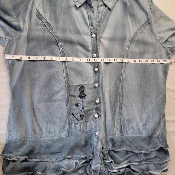 Parsley & Sage Tunic Top Gray Distressed Tie Dye Pearl Button Ruffle Hem Artsy - Picture 9 of 12